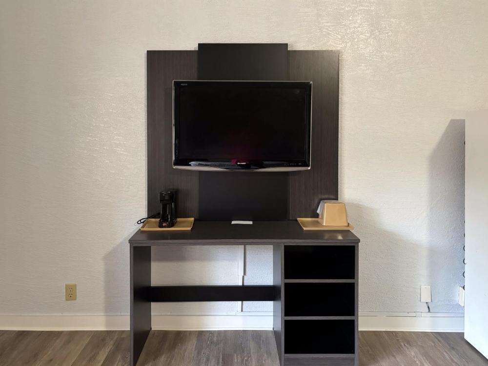 Superior King Suite - Non-Smoking interior